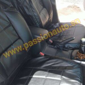 Black cuir tropicalise