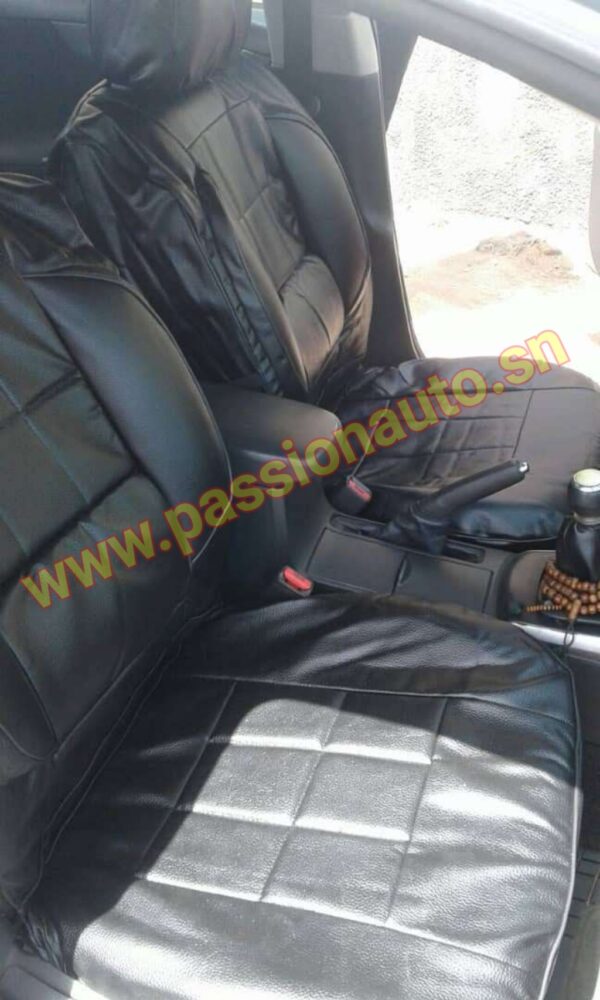 Black cuir tropicalise